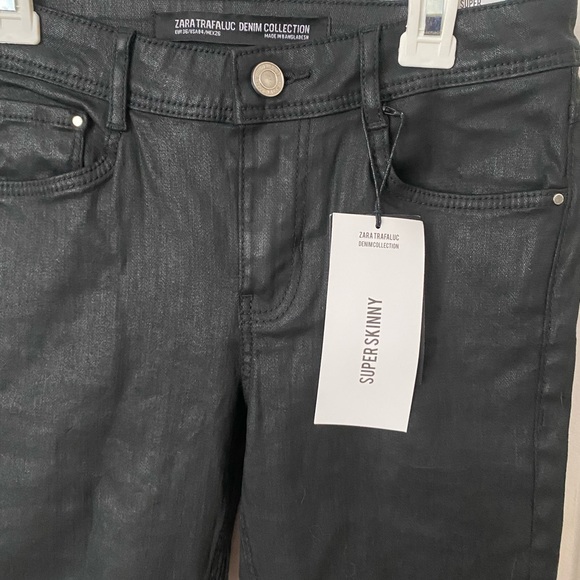 Zara Jeans Nwt Zara Jeans Super Skinny Coated Black Size 4 Trafaluc - Picture 2 of 5